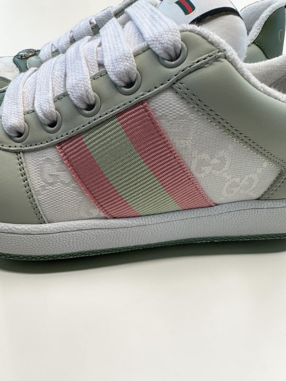 NIB Gucci Screener GG Canvas Leather Green White Sneakers EU38 US8 Authentic