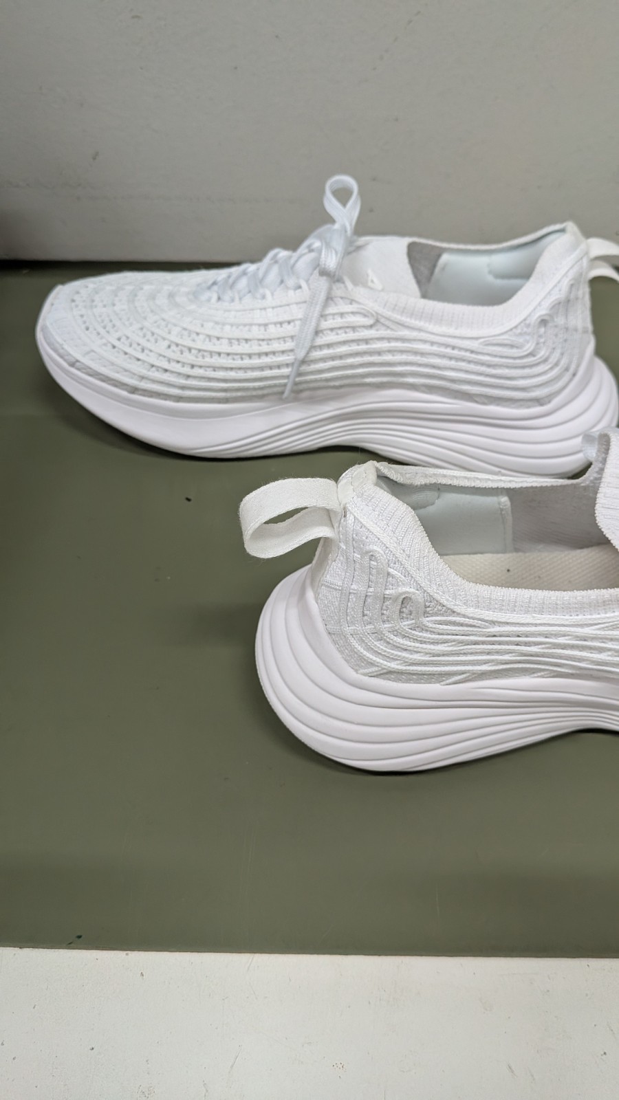 APL TechLoom Zipline W White Knit Lace-Up Low Top Athletic Sneakers Women