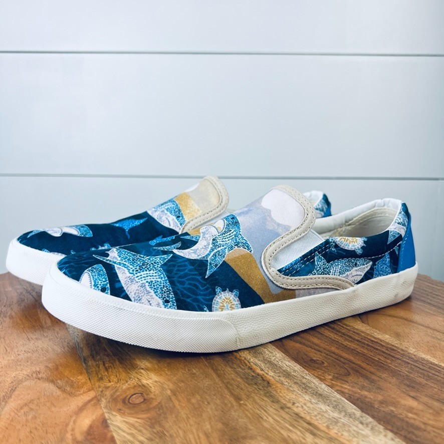 Inkkas Naia Slip-On Shark & Sea Turtle Print Shoes Womens 11—Mens 9 Ocean Beach