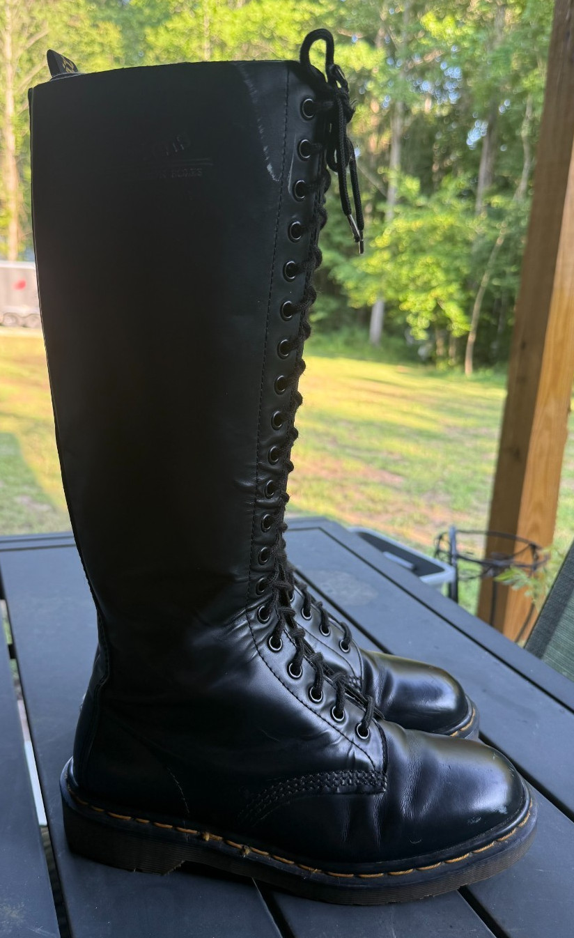 Vintage Dr. Martens 20-Hole Lace up Boots Made In England Grunge Goth US 8 W/7M