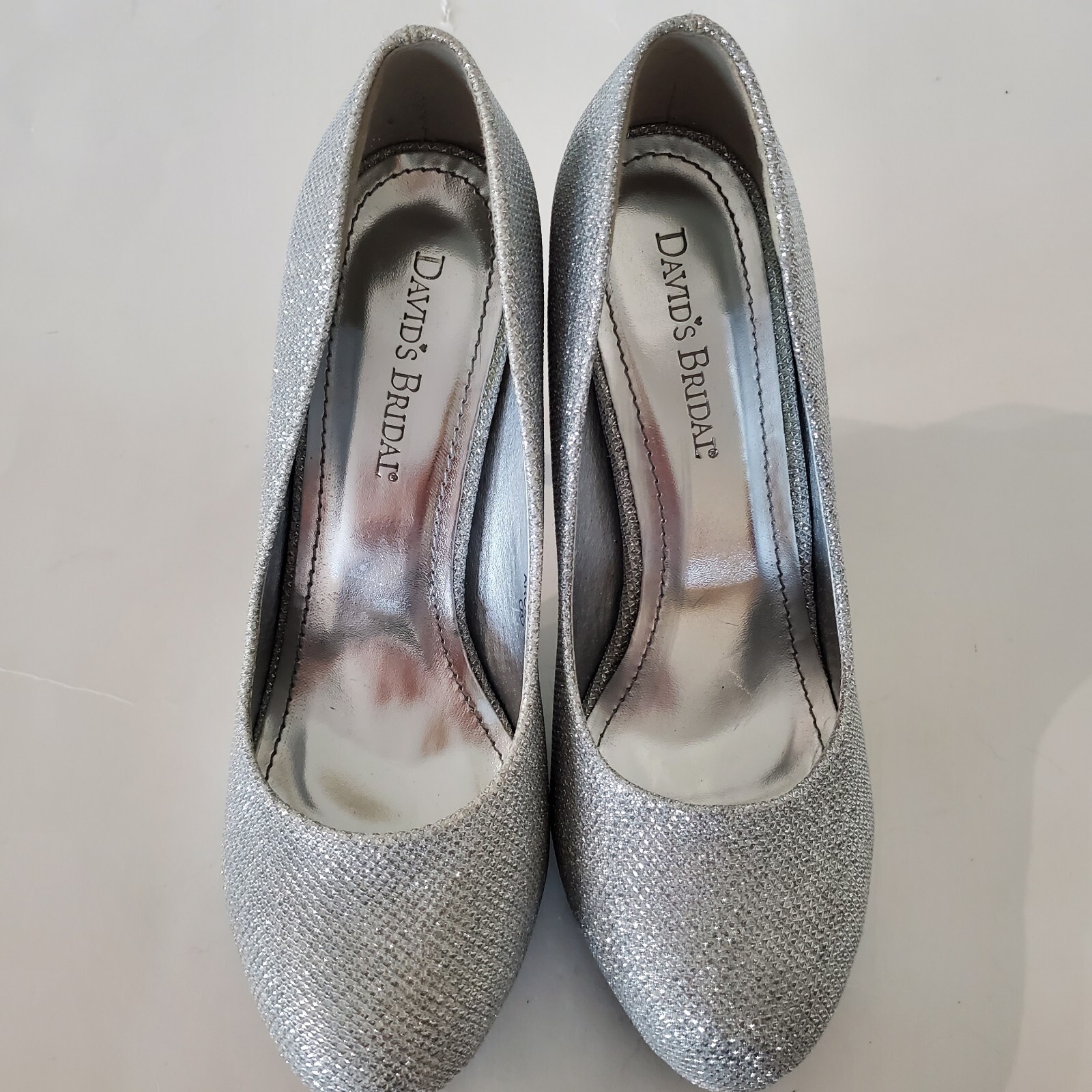 Sparkly Silver Sz 8 Slip On Pump Michaelangelo 3.5″ Heel David’s Bridal AROBIN23