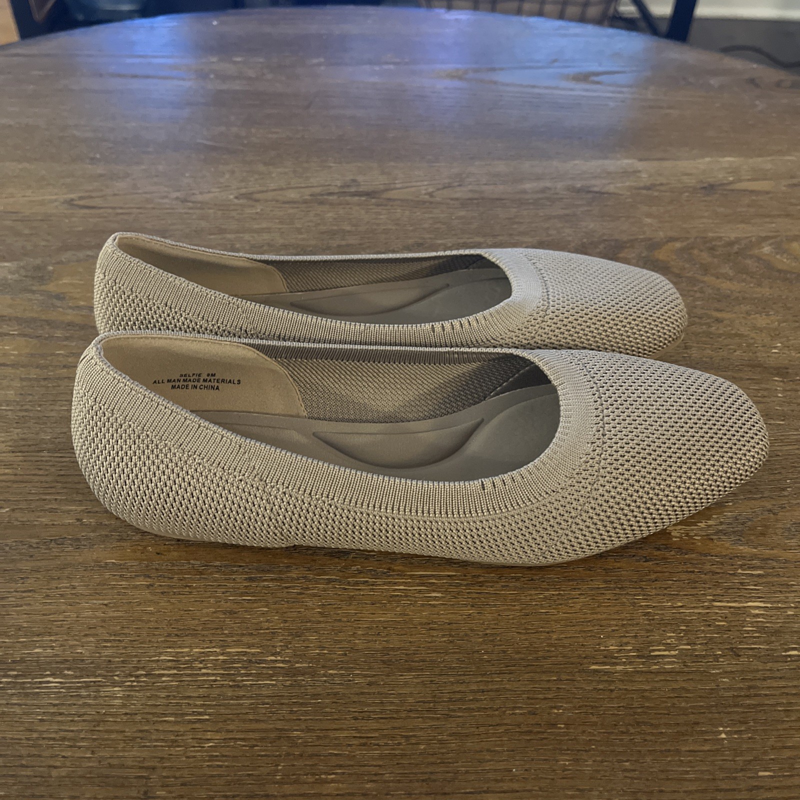 Cushionaire Women’s Size 8 Memory Foam Selfie Taupe Flat Shoes