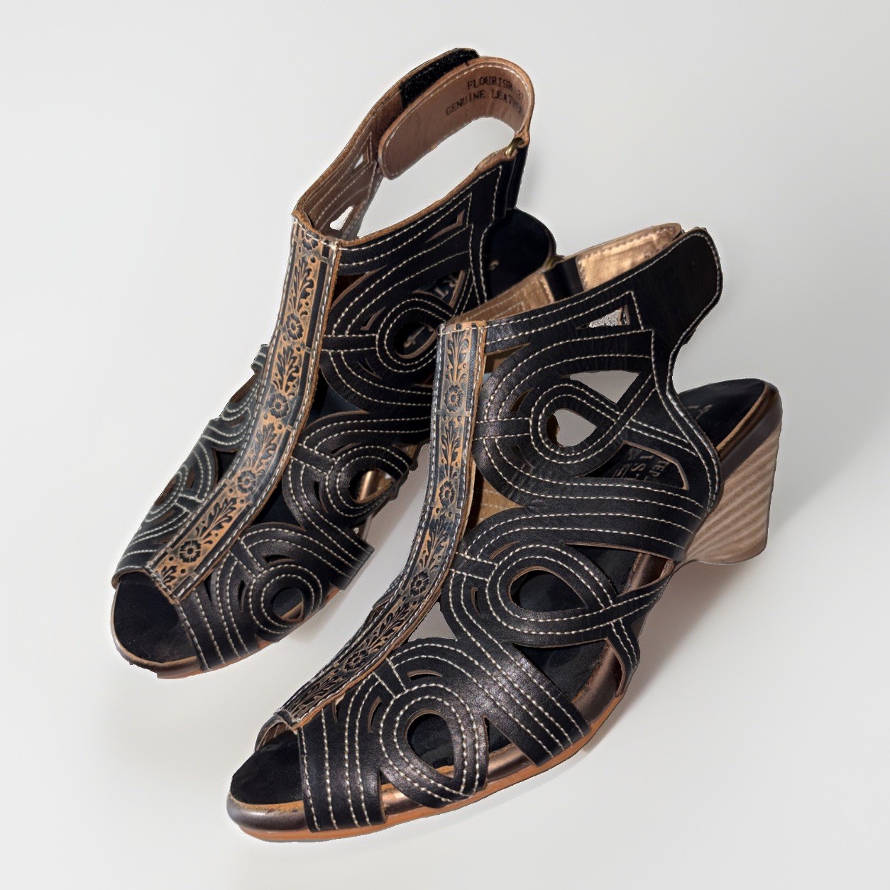L’Artiste Flourish Gladiator Wedge Sandals 37 Black Leather Laser Cut US 6.5/7