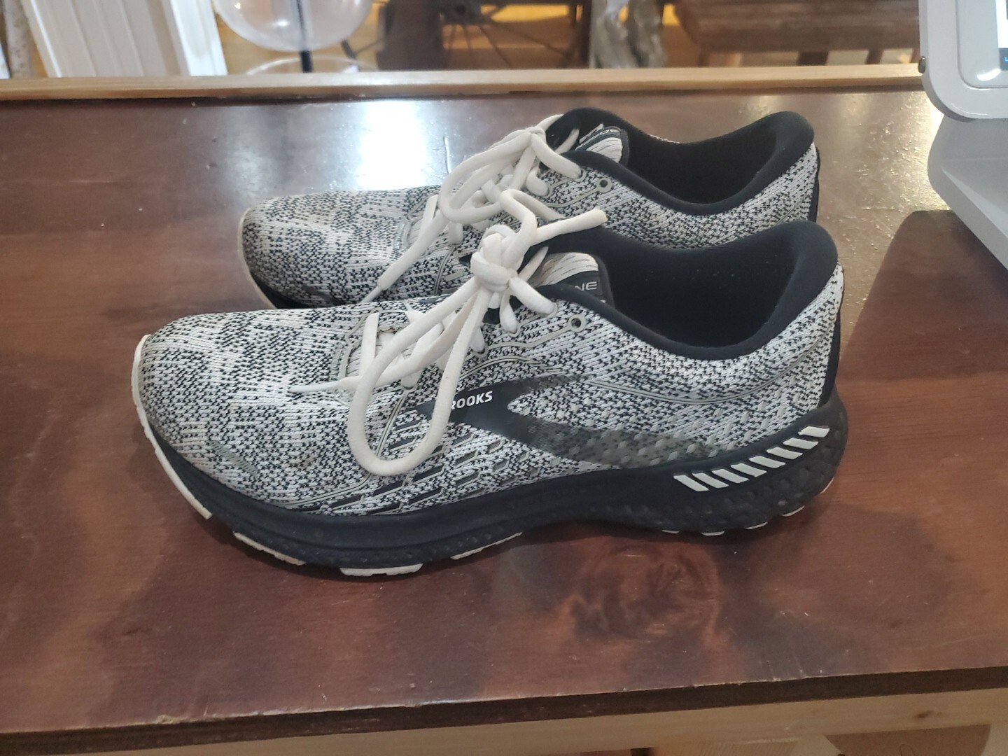 Size 9 – Brooks Adrenaline GTS 21 Black/Gray/White – 120329-1B-135
