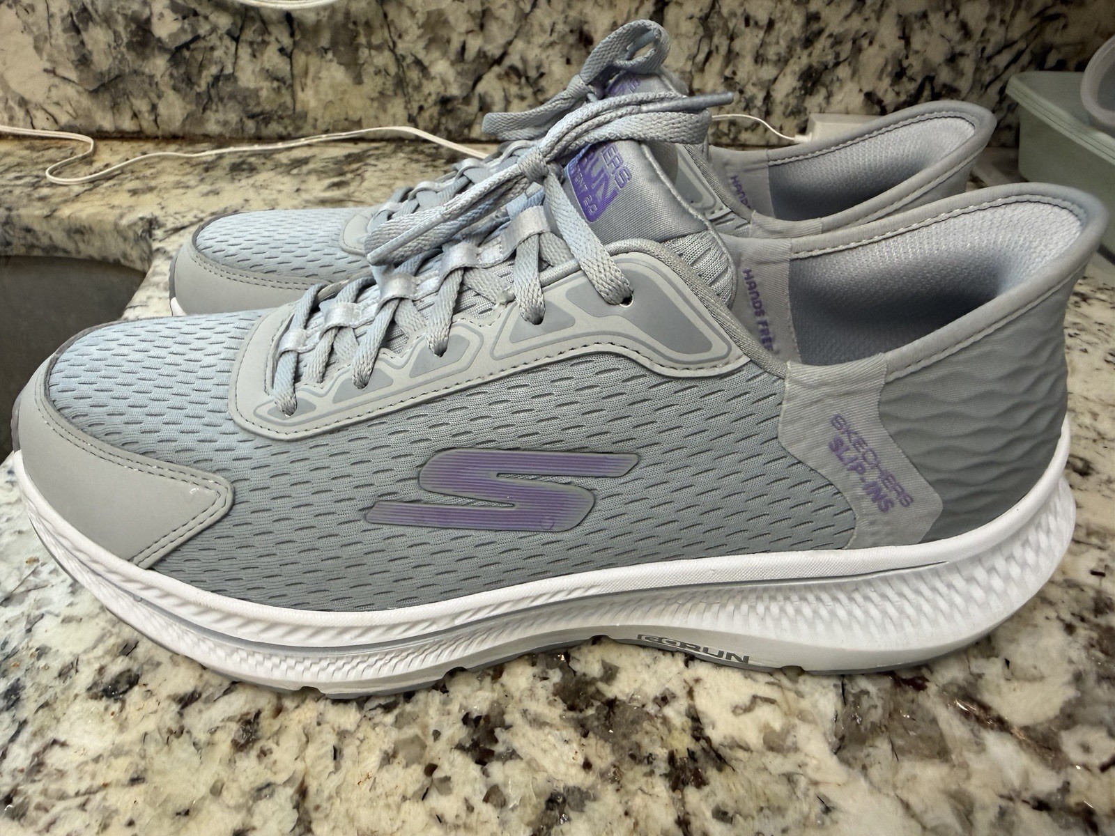 Skechers Women’s Slip In Run Shoes Size 9.5