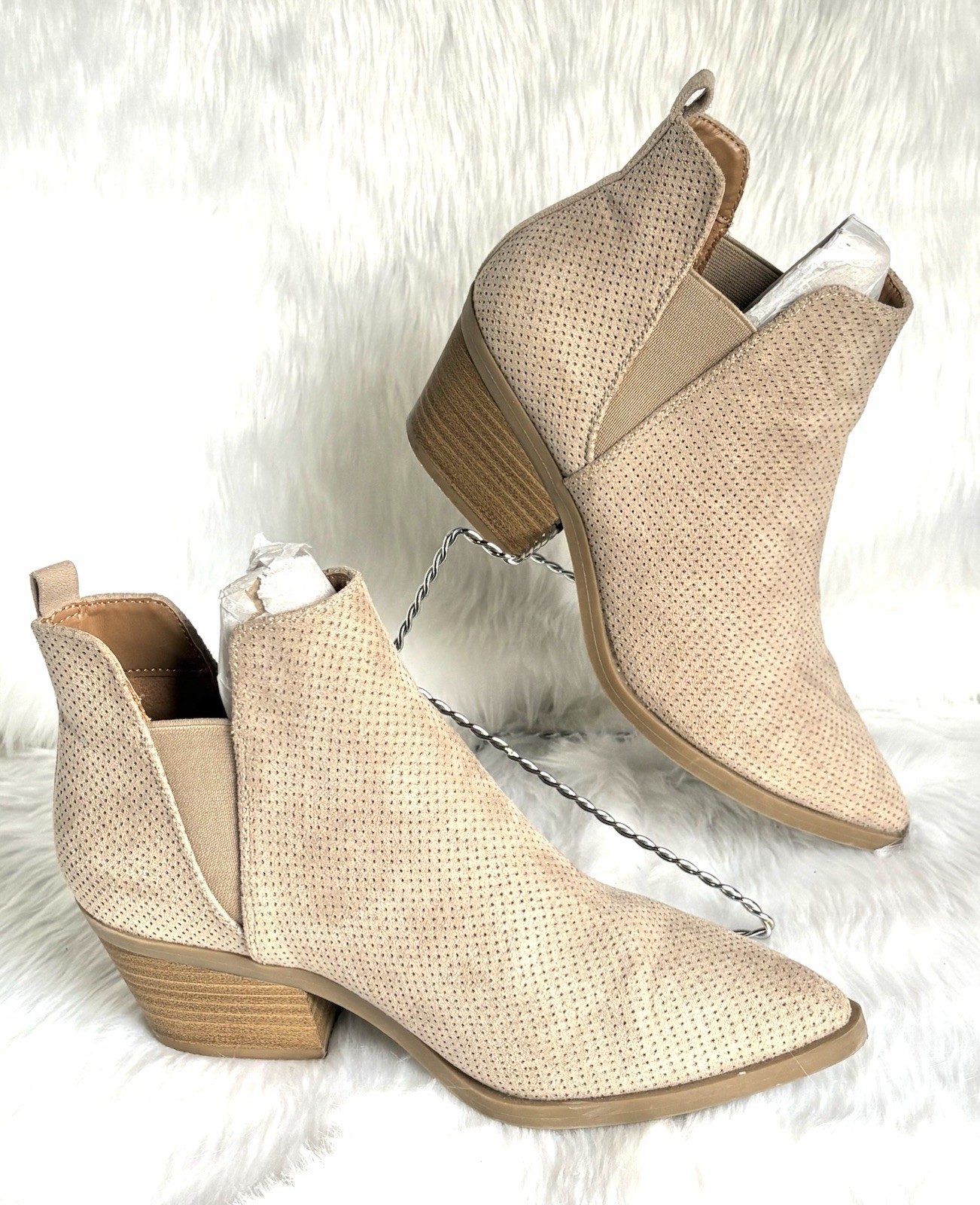 Universal Thread Women’s Vegan Micro Suede Booties Toupe Size 7 Boho Cottage