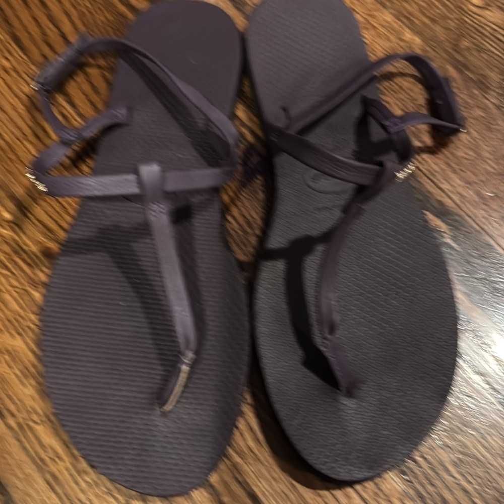 Havaianas You Rio Flip Flop Sandal NWOT Size 37-38 or 7 women’s Deep Purple