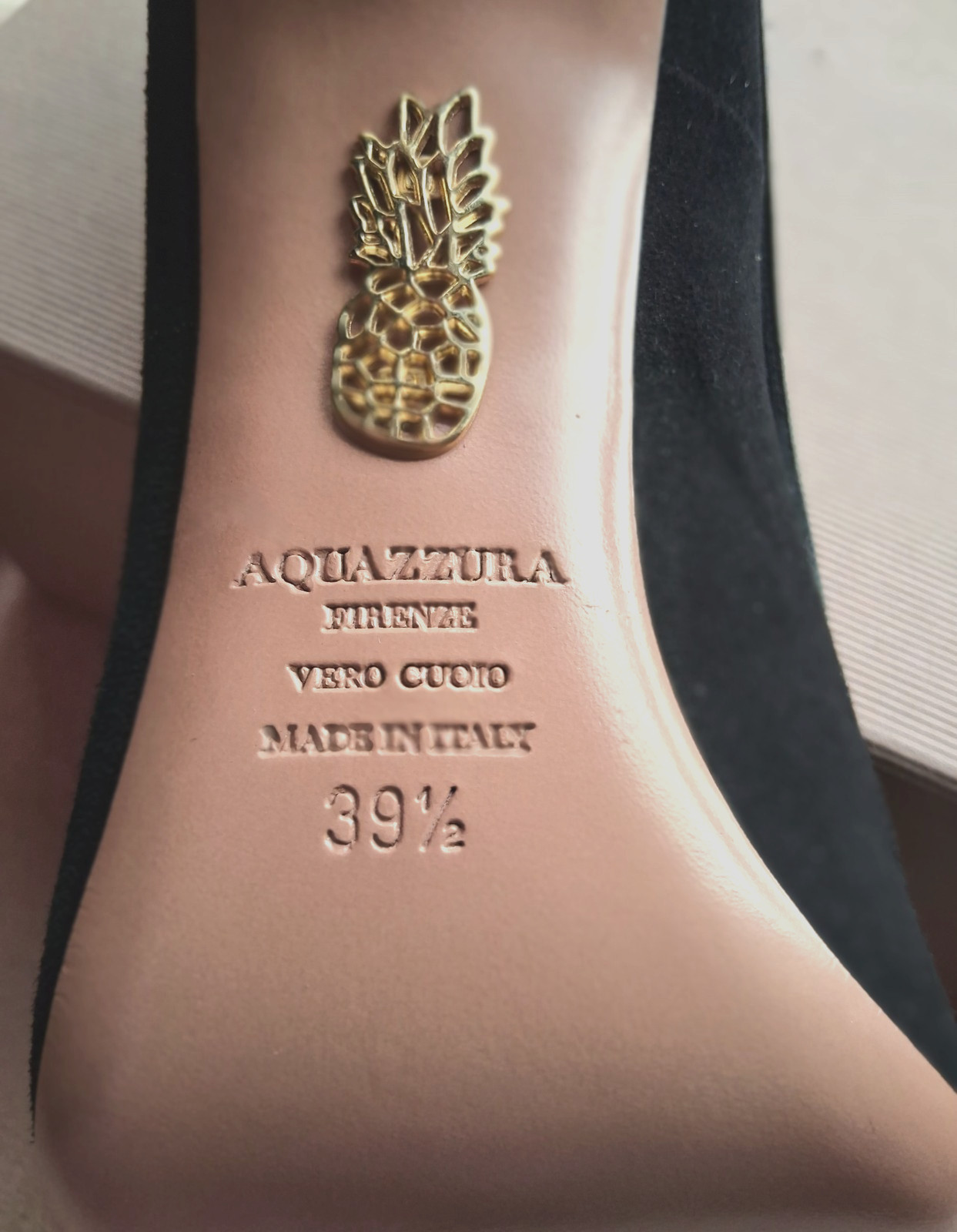 Pure Elegance: AQUAZZURA ELLE 110 Sexy Tuxedo Stiletto Pumo 39.5 US 8.5
