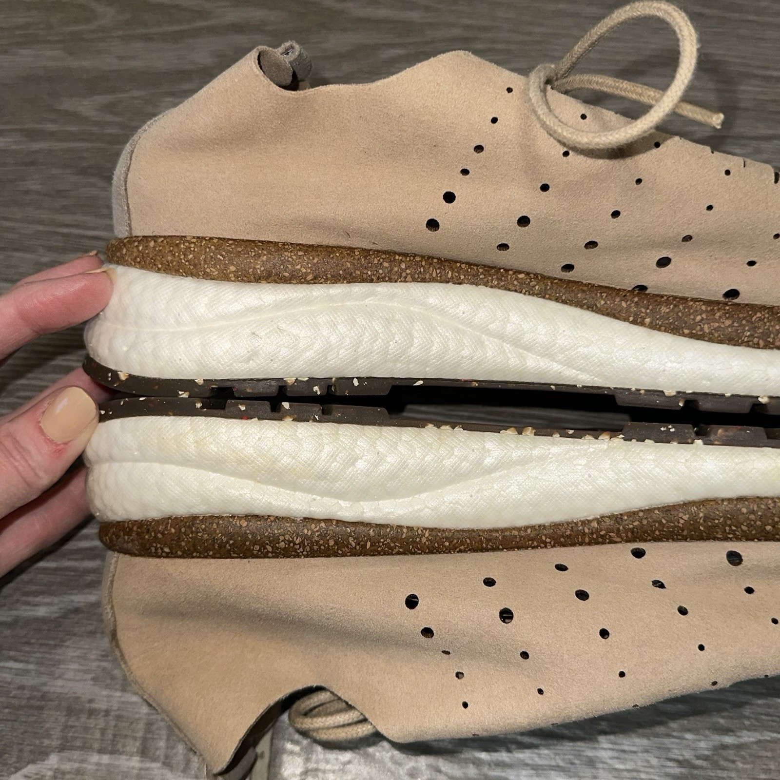 OTBT Alstead Comfort Sneaker Beige Vegan Suede Streetwear Activewear Women’s 9.5