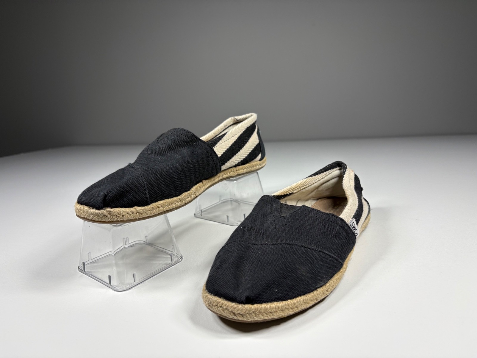 TOMS Flats Women 7.5 Black White Striped Canvas Casual Travel Comfort Boho