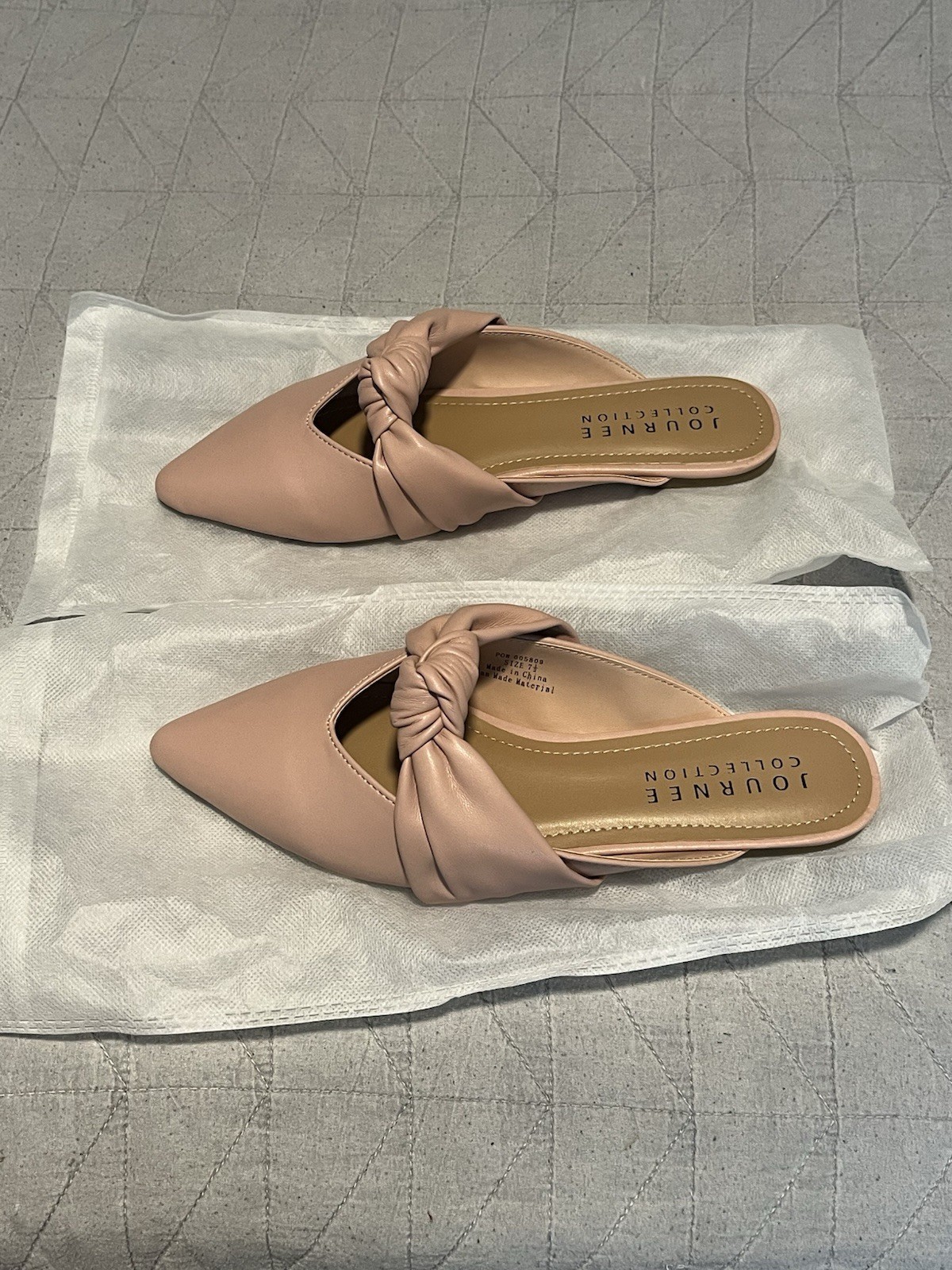 Journee Collection Women’s Tru Comfort Foam Salinn Flats Blush Size 7 NIB