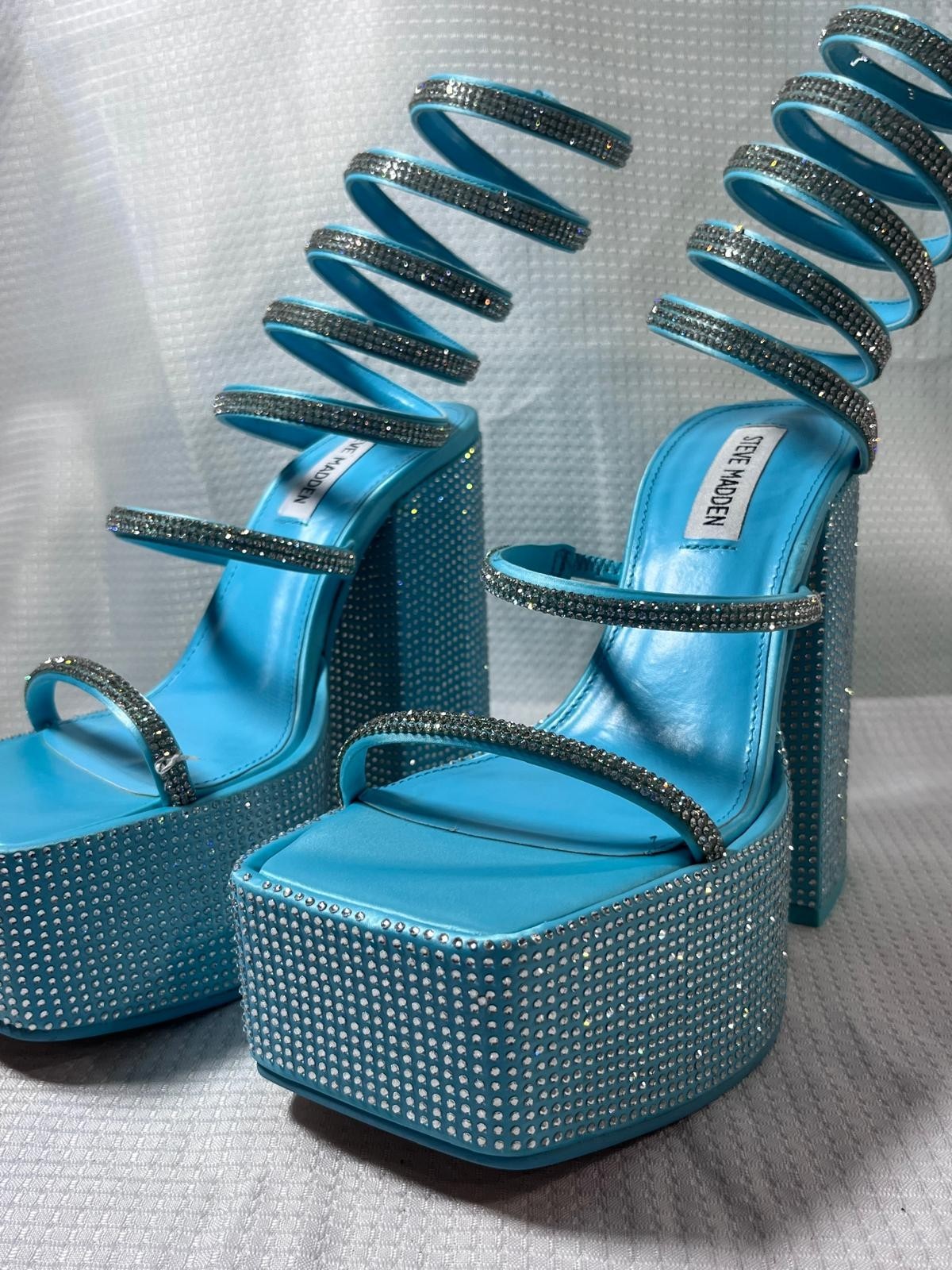 Steve Madden Campari Blue Rhinestone Spiral Wrap Platform Sandals Size 7.0