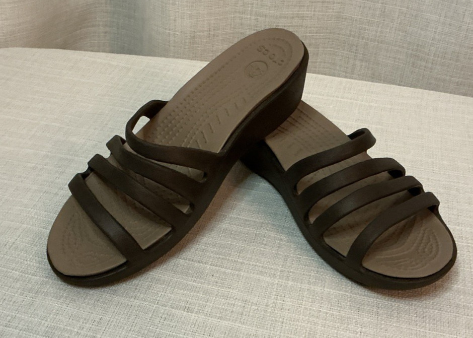 Crocs Rhonda Wedge Sandals Women’s Sz 6 Tan Slide Slip On Strappy