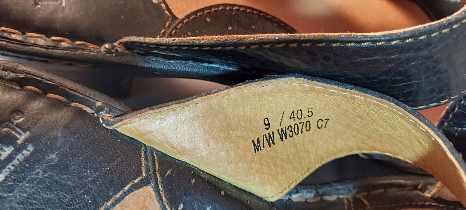 Born – ladies brown leather buckle sandals open back – 2.75 in heels – size 9