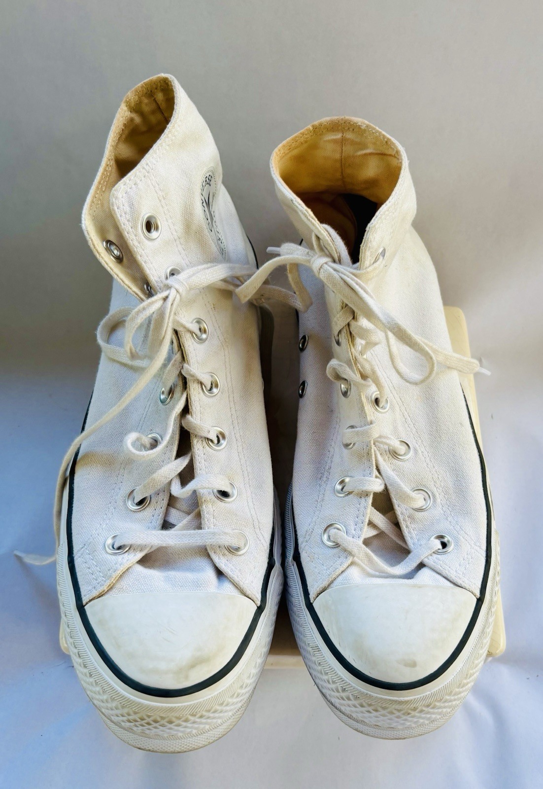 Size 9.5 – Converse Chuck Taylor All Star Platform High White