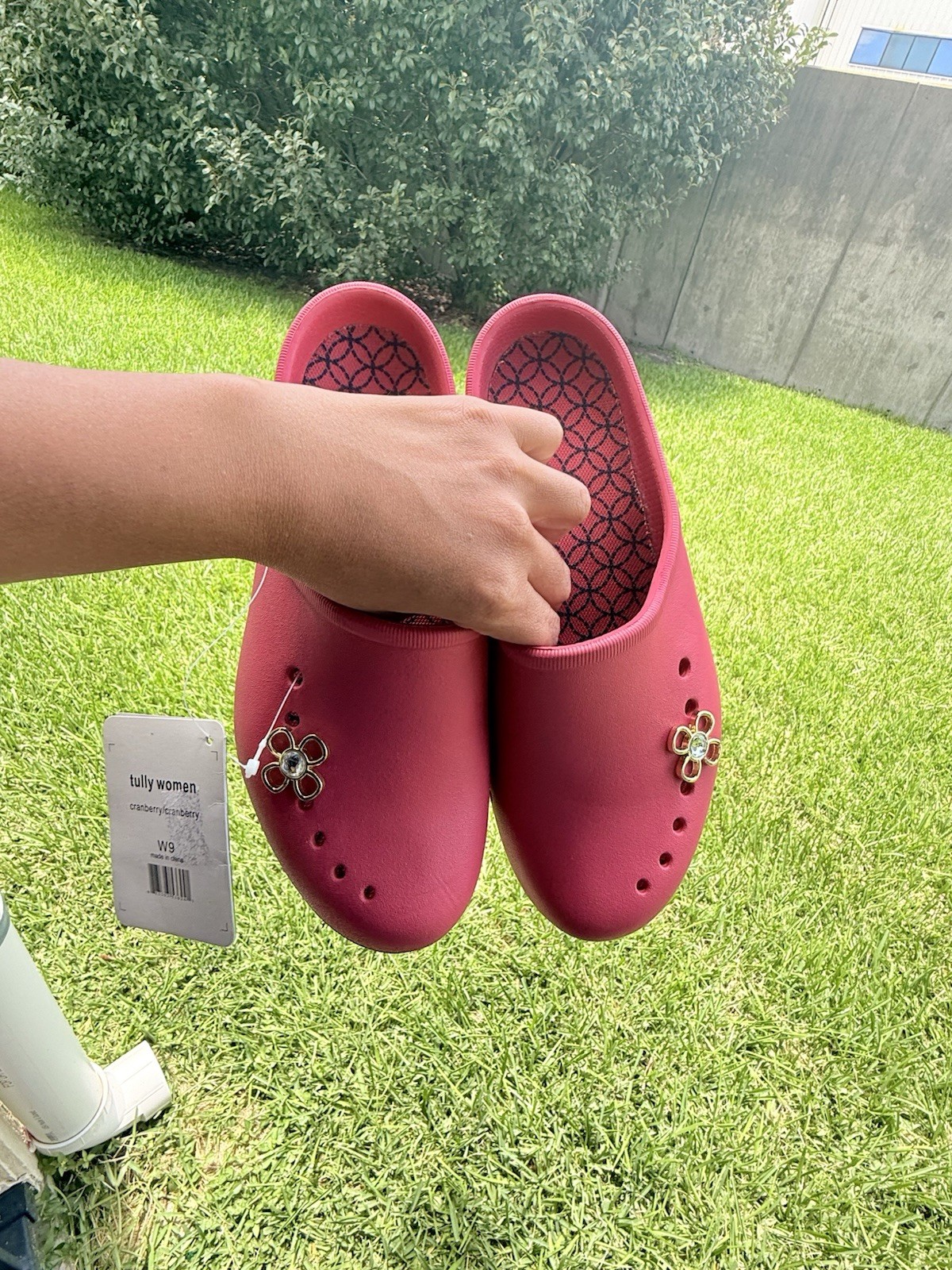 Crocs Tully Women’s Red Slip-On Comfort Clog Shoes US 9 Women’s with Jibbitz
