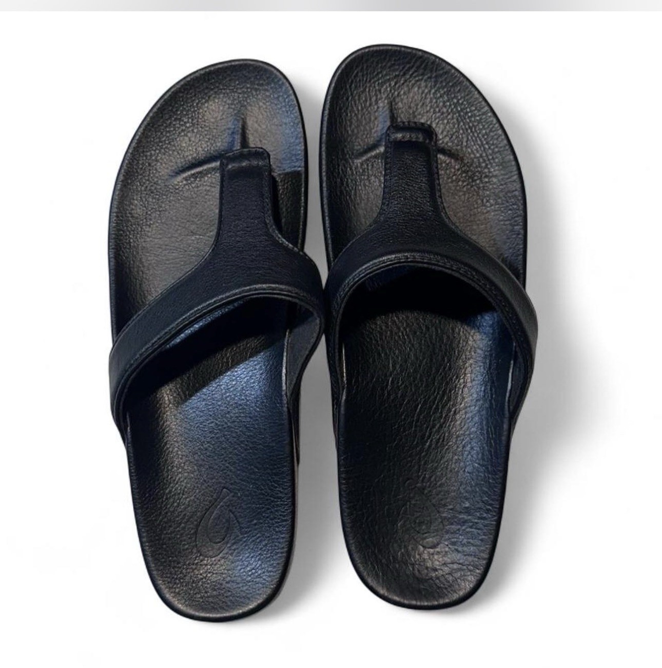 OluKai Women’s Kipe’a Lipi Black calfskin Leather sandals 10 Eur 40 EUC