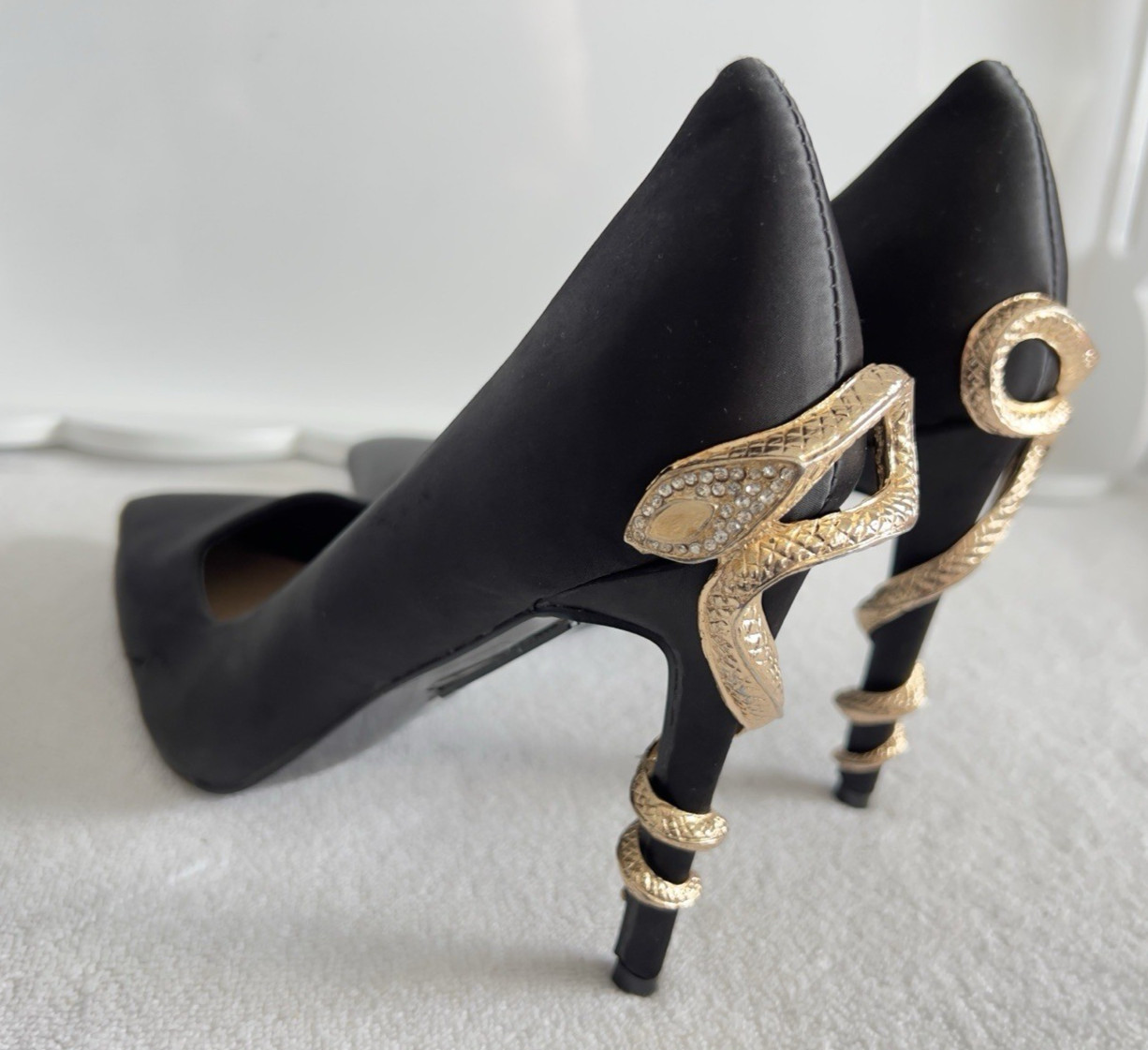 Azalea Wang Size 10 Snake Shoes Black Satin Stilleto