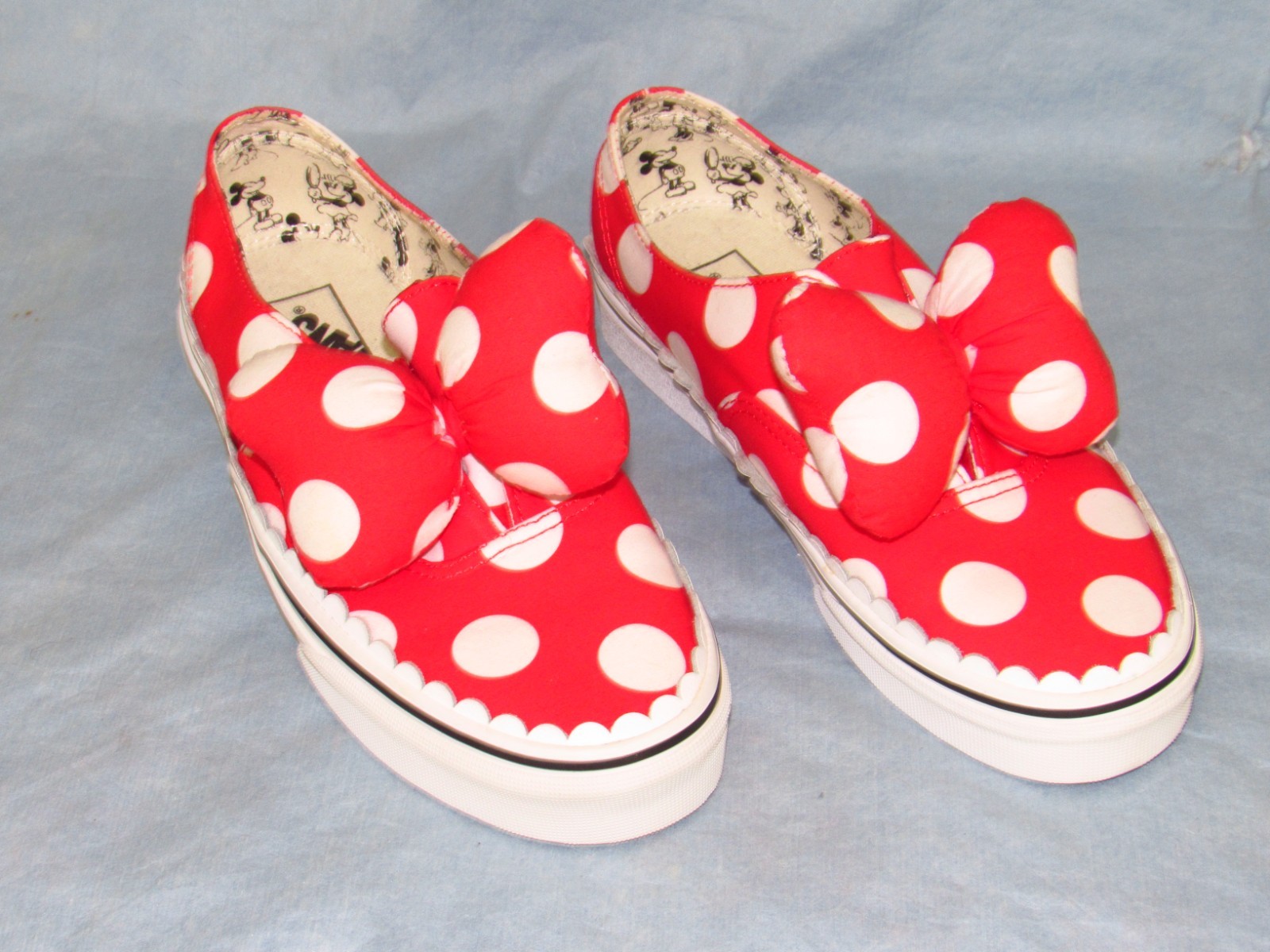 Vans Disney/Minnie’s Bow Polka Dot Slip-on Sneakers (Women US Size 8; See Note)