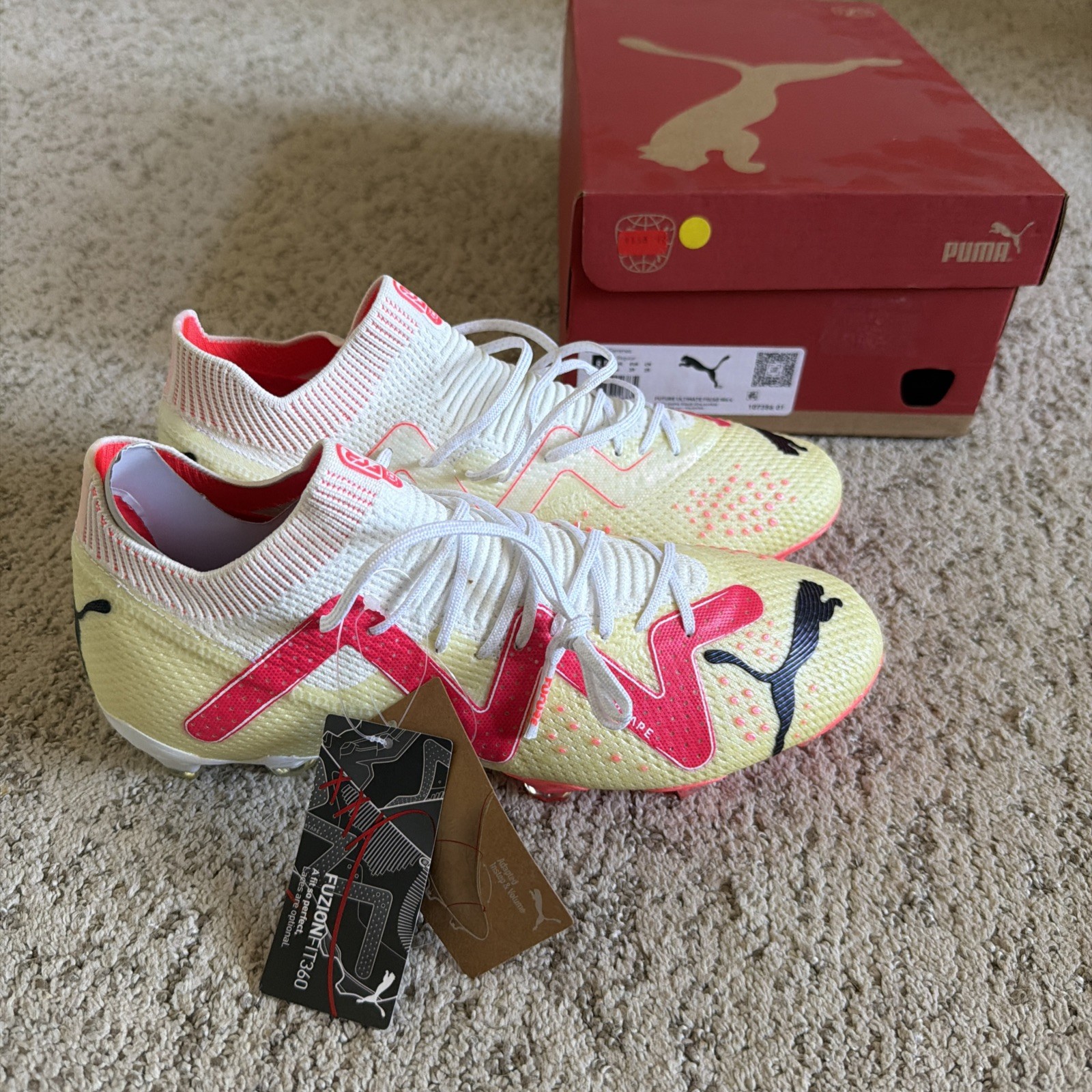 *NEW* Puma Women’s Future Ultimate FG/AG Soccer – 107356 01 White/Fire Size 7.5