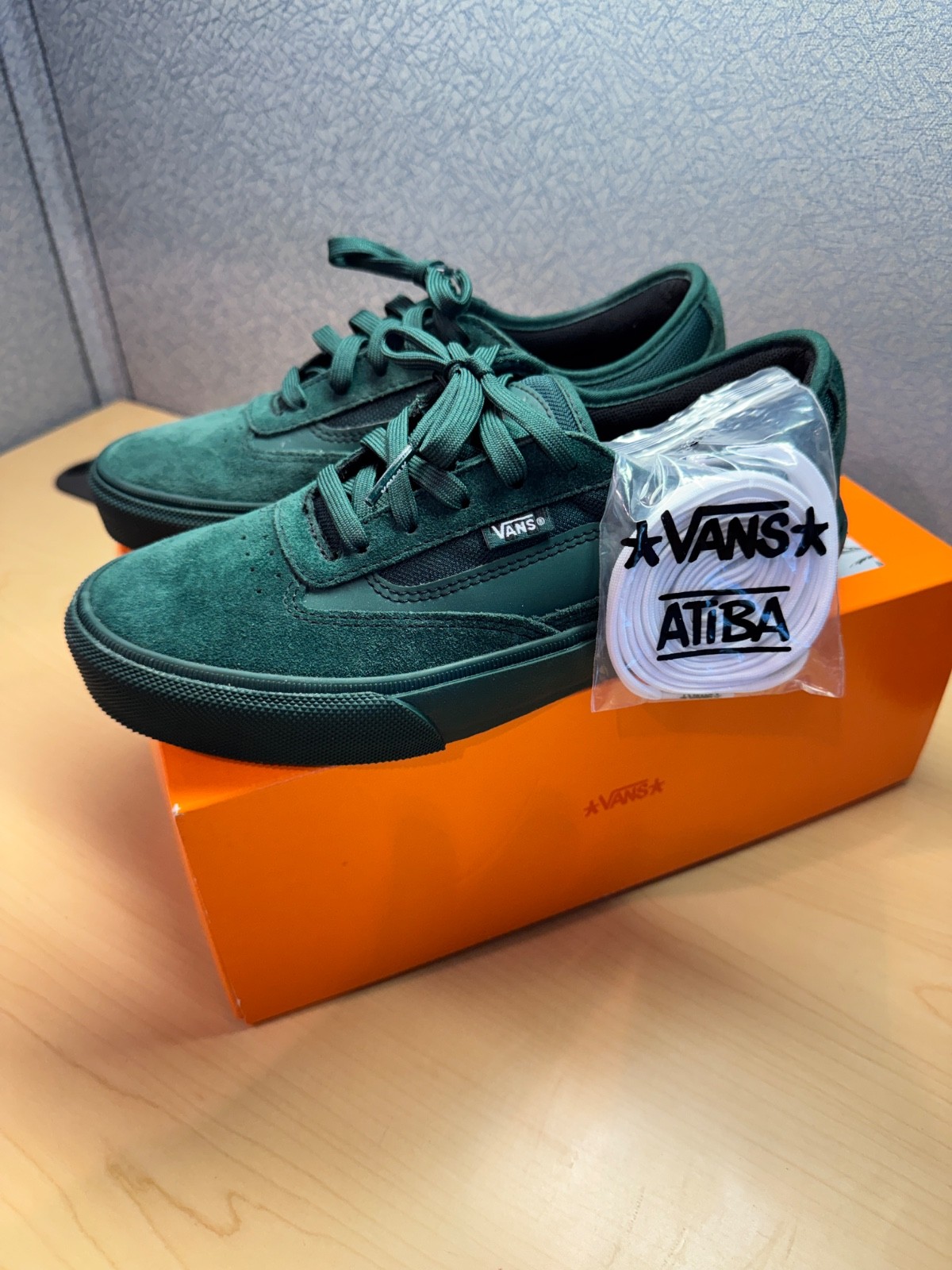 New in Box – Atiba Jefferson x Vans Curren Emerald Green – (Women’s 8/Men’s 6.5)