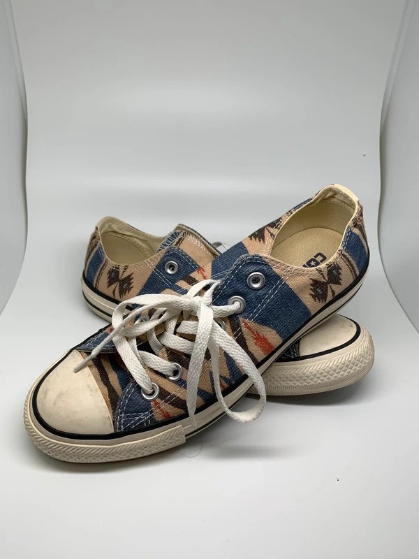Converse All Star Low Top Canvas Sneakers with Aztec Pattern Women’s Size 7