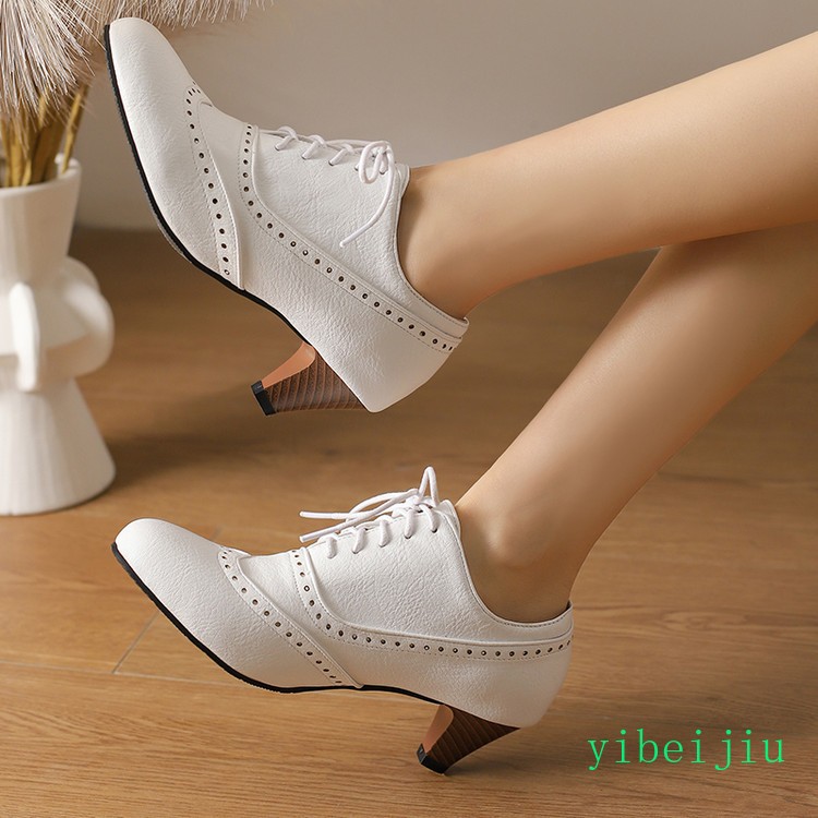 Spring Women’s Low Kitten Heel Wing Tip Lace Up Brogue Shoes Vintage Plus Size