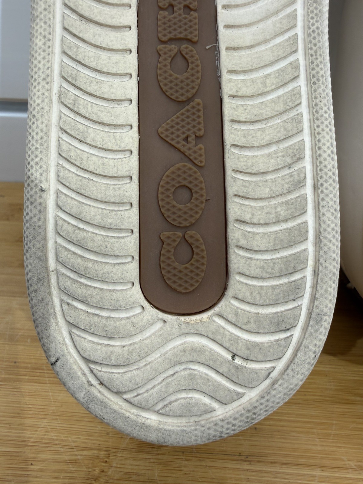 COACH Clip Low Top Leather Sneakers Size 9B Chalk/Khaki Signature 1941 B40