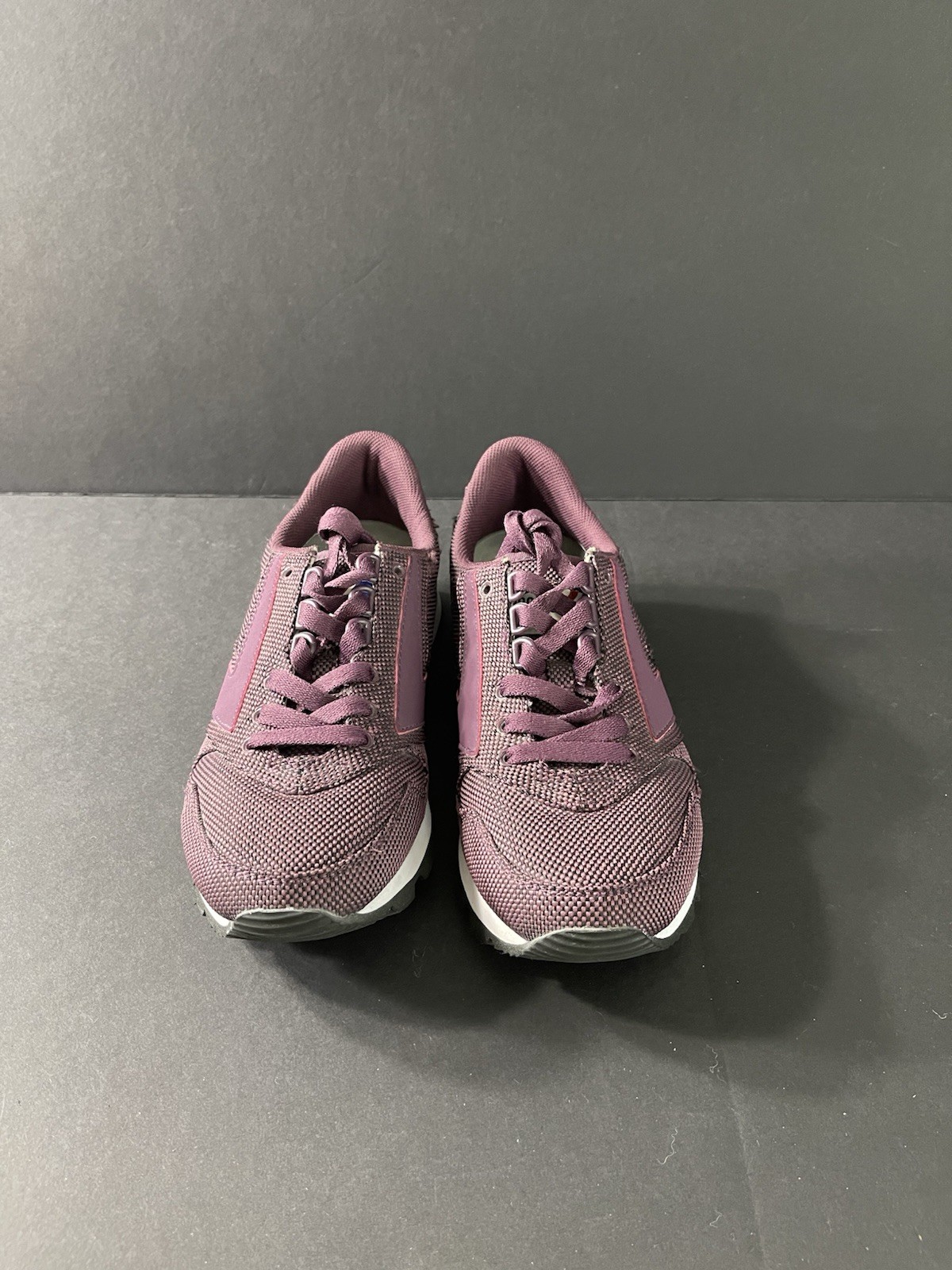 Brooks Women’s Athletic Sneaker Burgundy Size 7 Medium Activewear Casual
