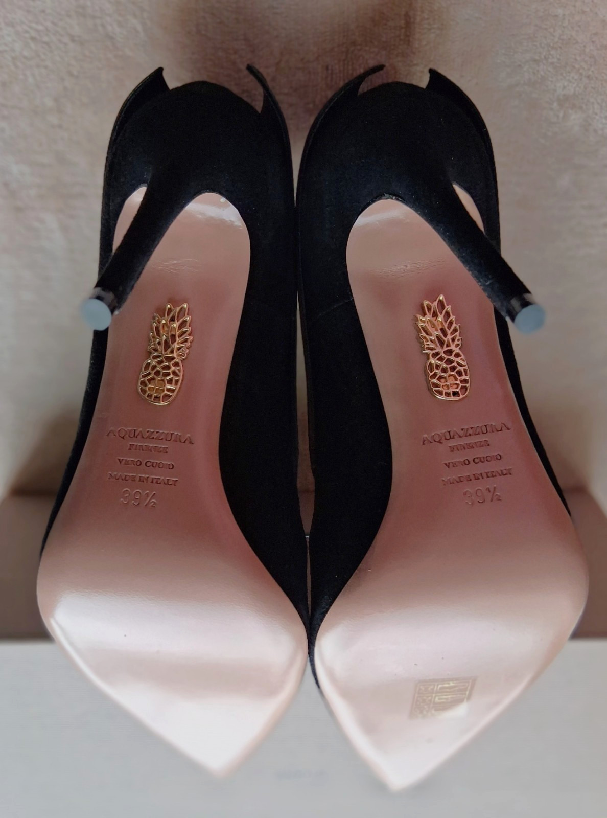 Pure Elegance: AQUAZZURA ELLE 110 Sexy Tuxedo Stiletto Pumo 39.5 US 8.5