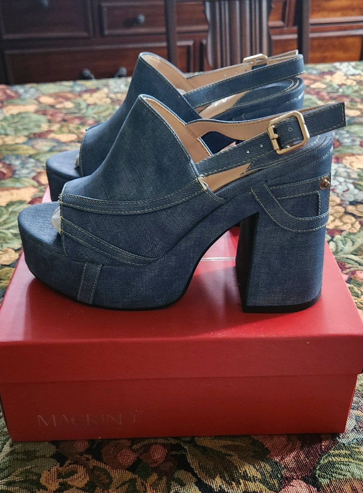 1970s hippie style DENIM-look platform sandal heels US Size 7.5 brand new in box