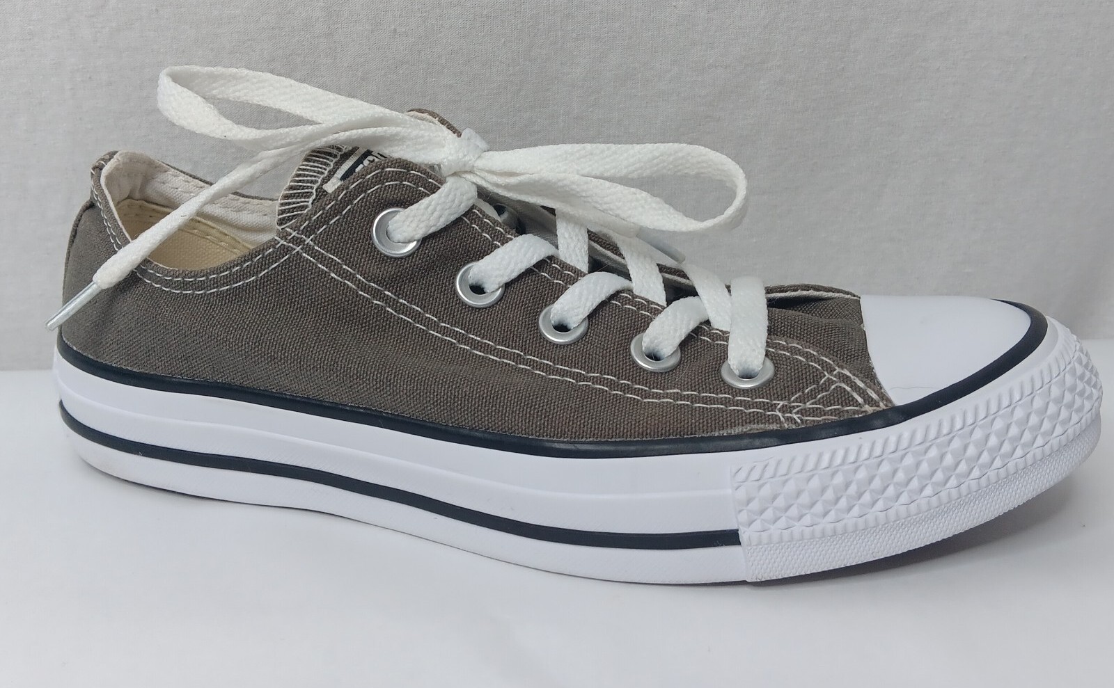 Converse All Star Shoes Women 6 Men 4 Low Top Lace Up Gray Canvas Sneakers
