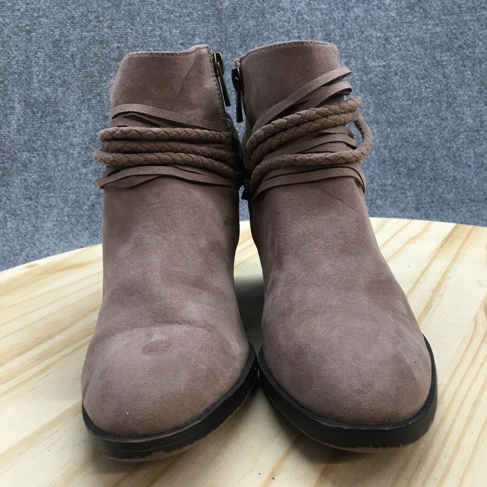Bamboo Boots Womens 8.5 Avenge Ankle Booties Beige Faux Leather Cone Heels Zip