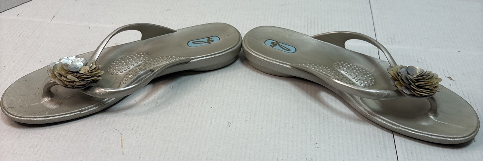 Oka B Flip Flop Sandals with Floral Embellishment Gray Womens Size Med Lg Rubber