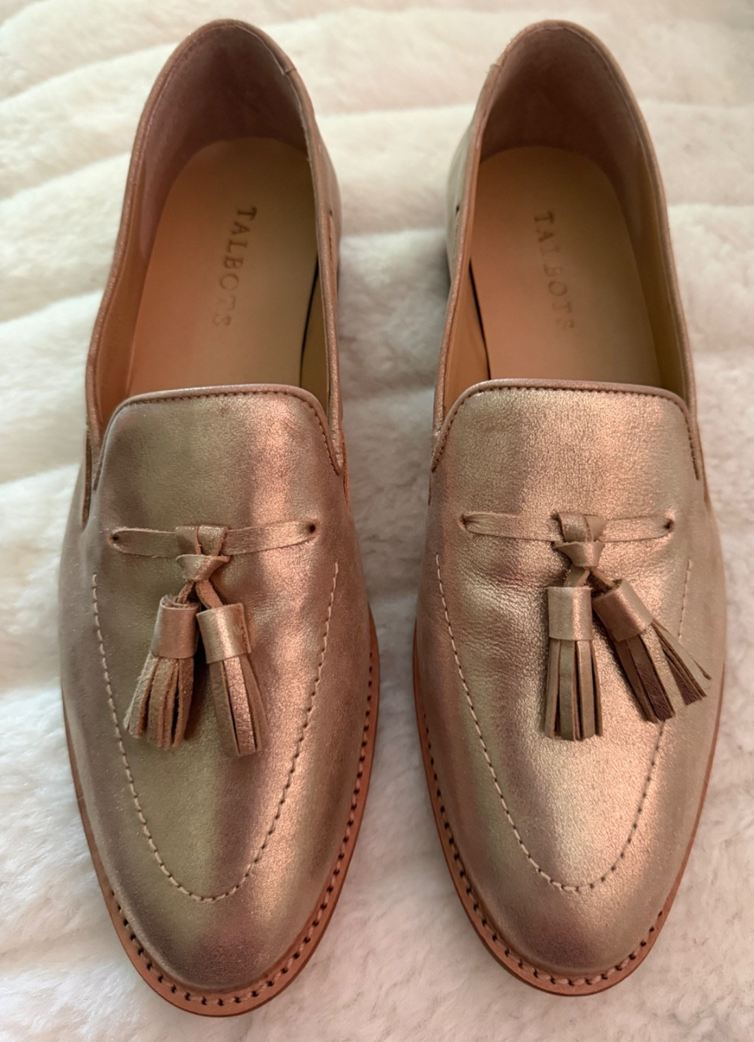 TALBOTS SIZE 9.5 Gold Leather Tassels Loafer Stitch Almond Made in Brazil NWOB