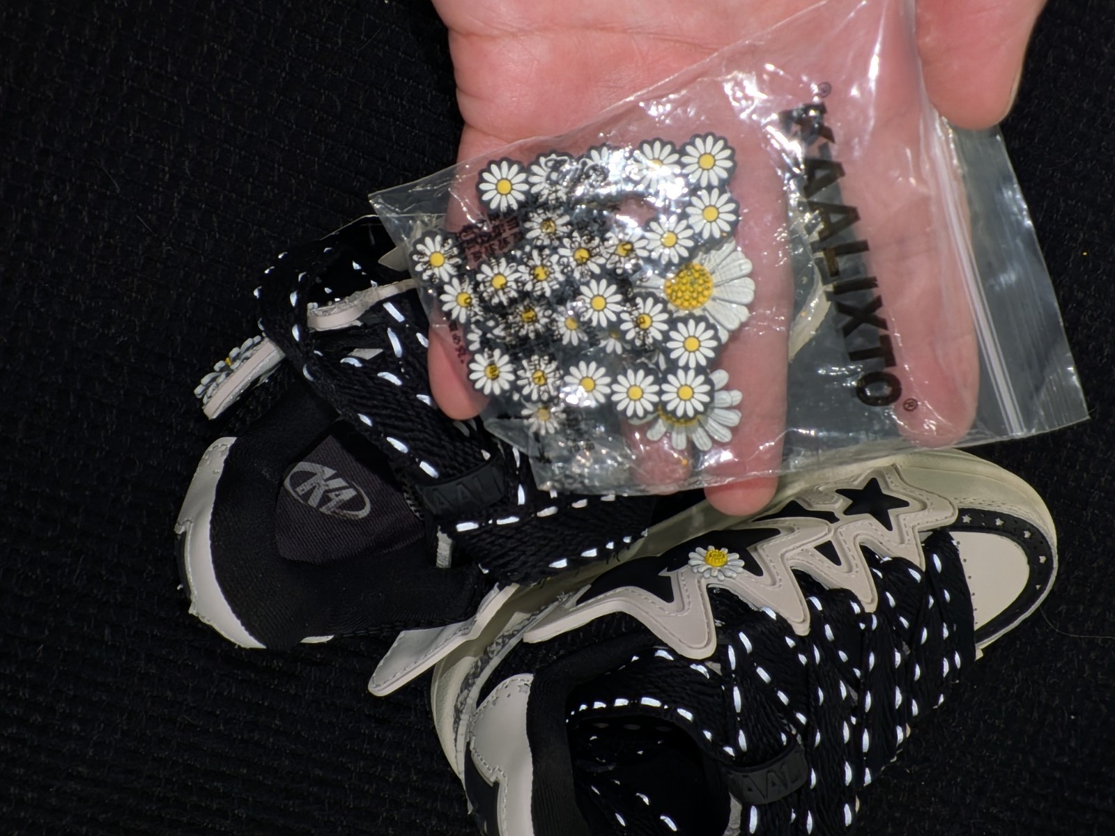 Kaalixto x MEDM Daisy Bread woman sneakers size 4