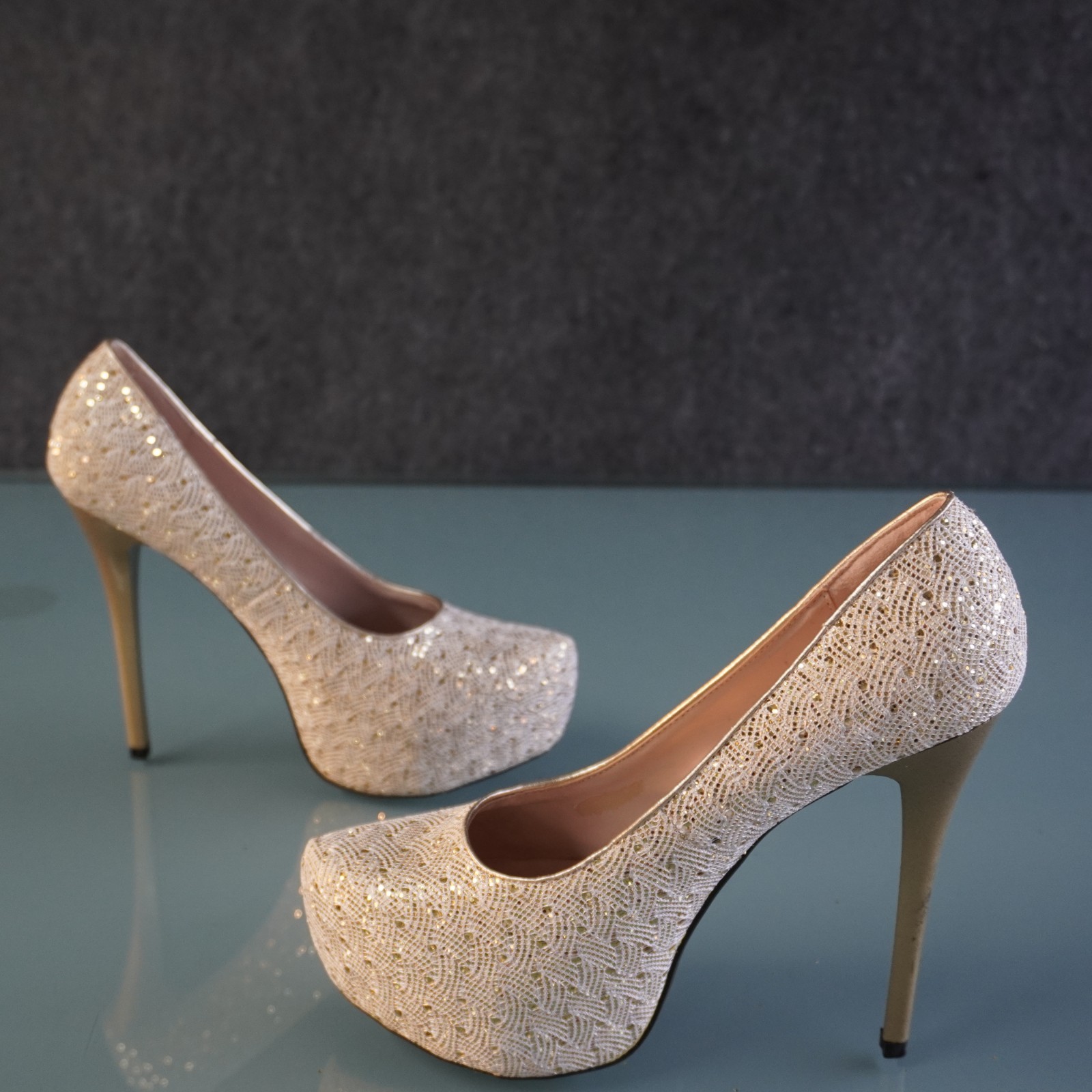 De Blossom Collection Gold Glitter Platform Pumps Heels Size 10 Wedding Prom