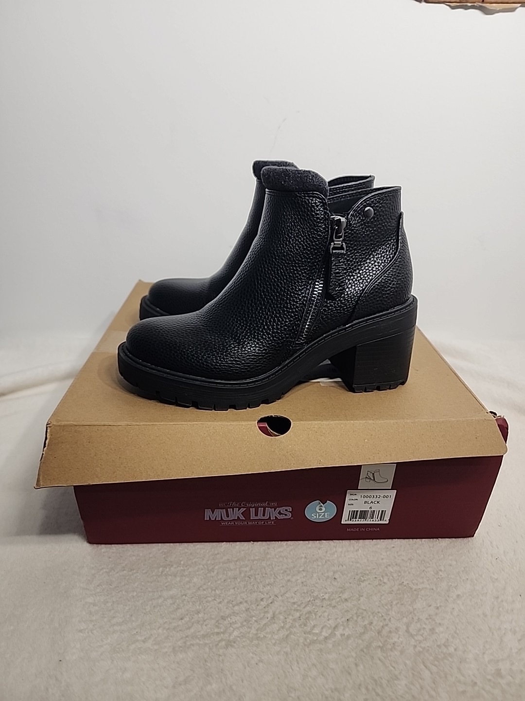 New MUK LUKS Lia Boot Women’s Boot Black Size 6