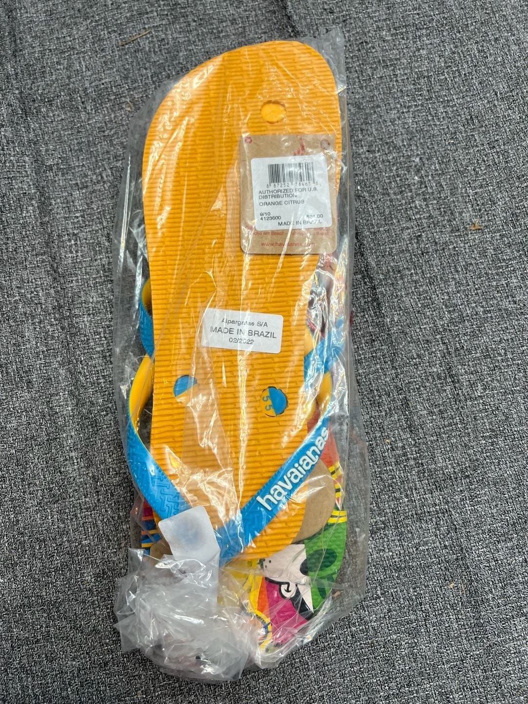 Havaianas Disney Goofy and Max Flip Flops Orange Citrus Size USA 9/10