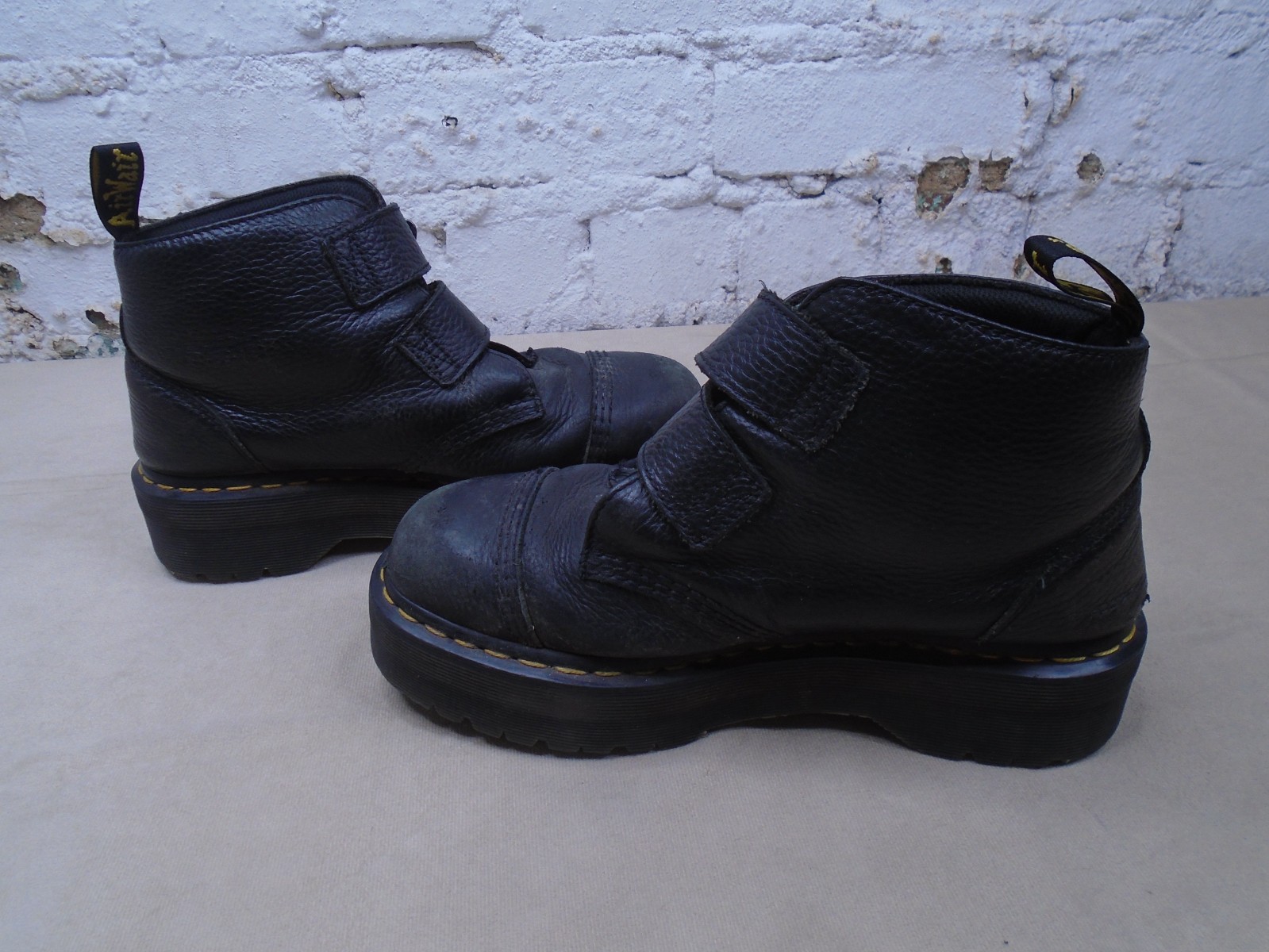 Dr. Martens WOMEN’S LA004 KV04X DEVON FLOWER ANKLE BOOT BLACK MILLED NAPPA SZ 10
