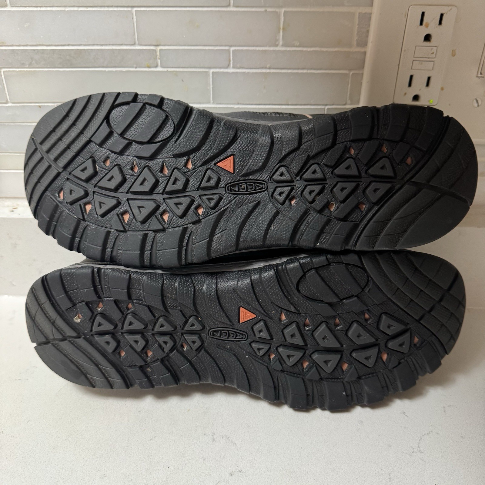 KEEN Dry Terradora Low Black Waterproof Hiking Trail Shoe Sz 10.5 WORN ONCE!