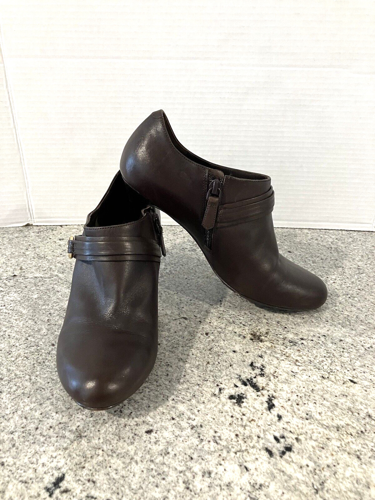 Cole Haan Women’s AIR Shootie/Bootie Pump Size 8B Brown Leather 2.5″ High Heel