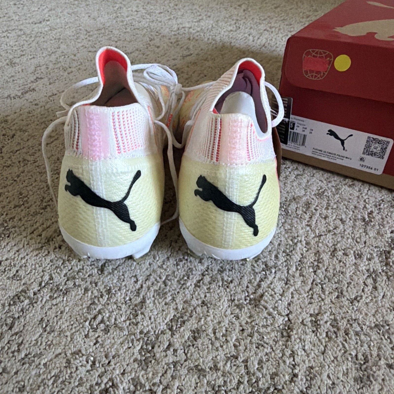*NEW* Puma Women’s Future Ultimate FG/AG Soccer – 107356 01 White/Fire Size 7.5