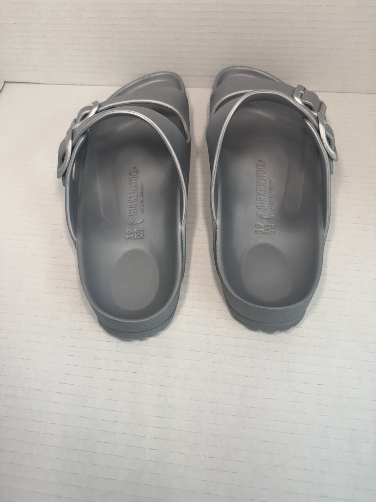 Women’s Size 8 Birkenstock 39 Arizona EVA Foam Sandals Gray Silver
