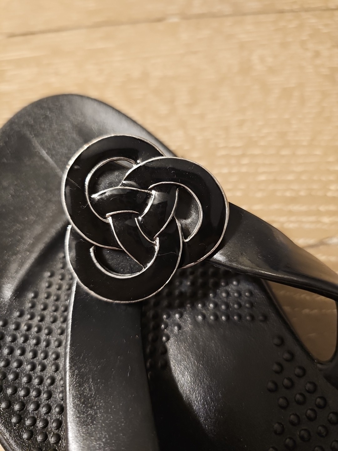 OKA-B Women LARGE Black Comfort Flip Flops
