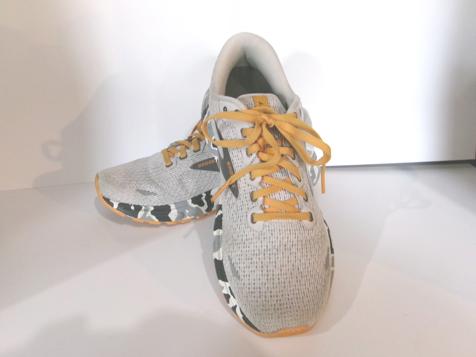 Brooks Ghost 15 Womens Shoe4s Size 9 Medium (B) – 9A1203801B110