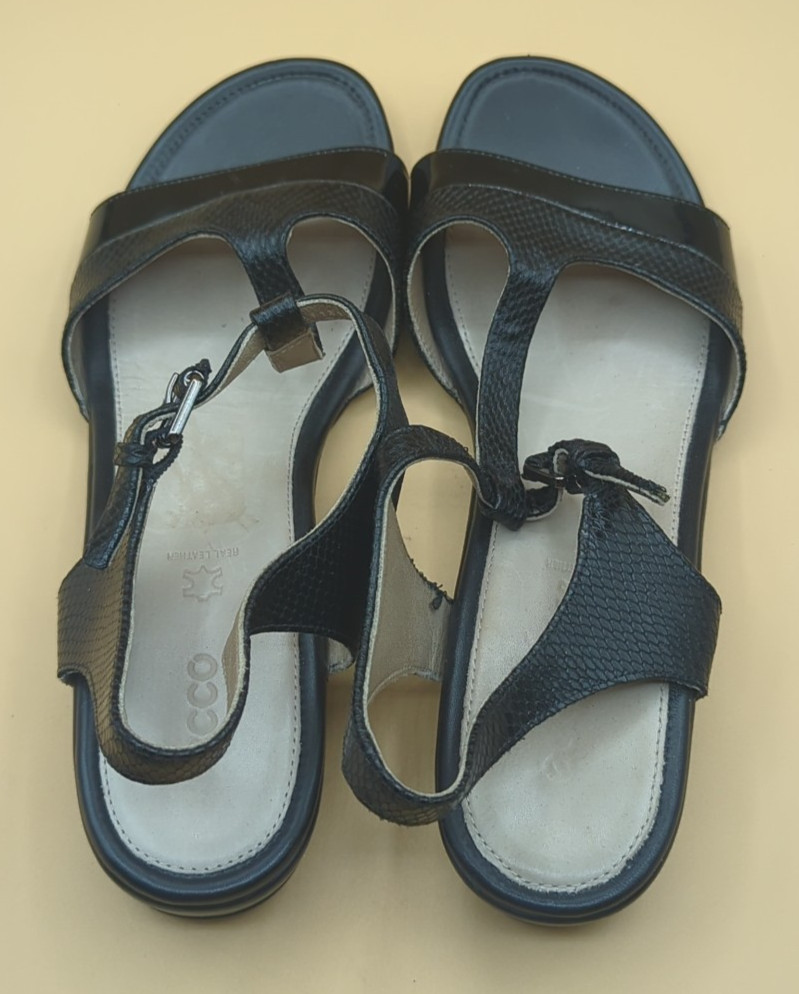 Ecco Touch T-Strap Wedge Black Sandal Womens Sz US 8.5 EU 39 Textured Snake
