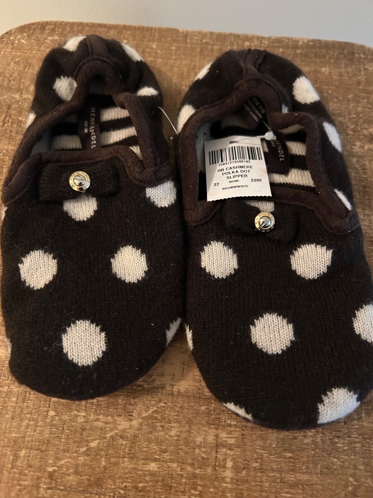 New Henri Bendel Cashmere Women’s Polka Dot Slippers, One Size with tags