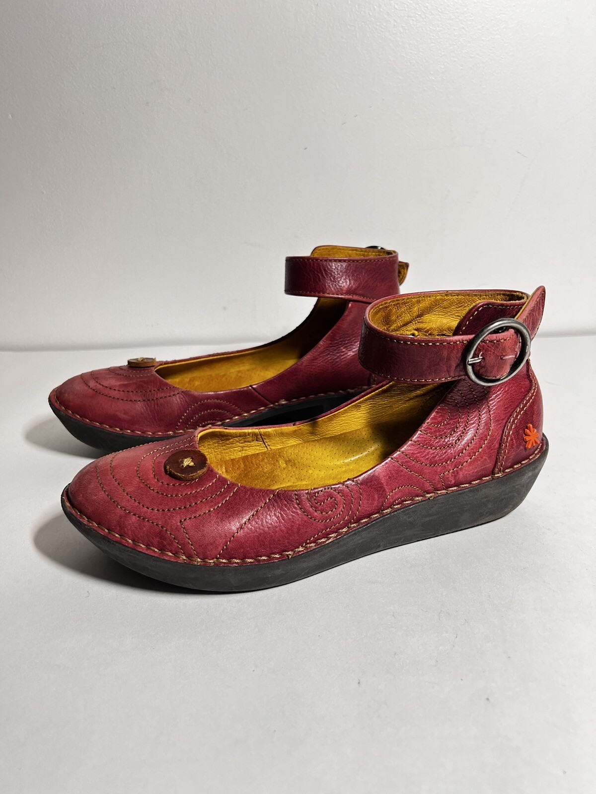 The Art Company EUC Red Leather Ankle Strap Comfort Flat Shoe 37 EU 6.5-7 US