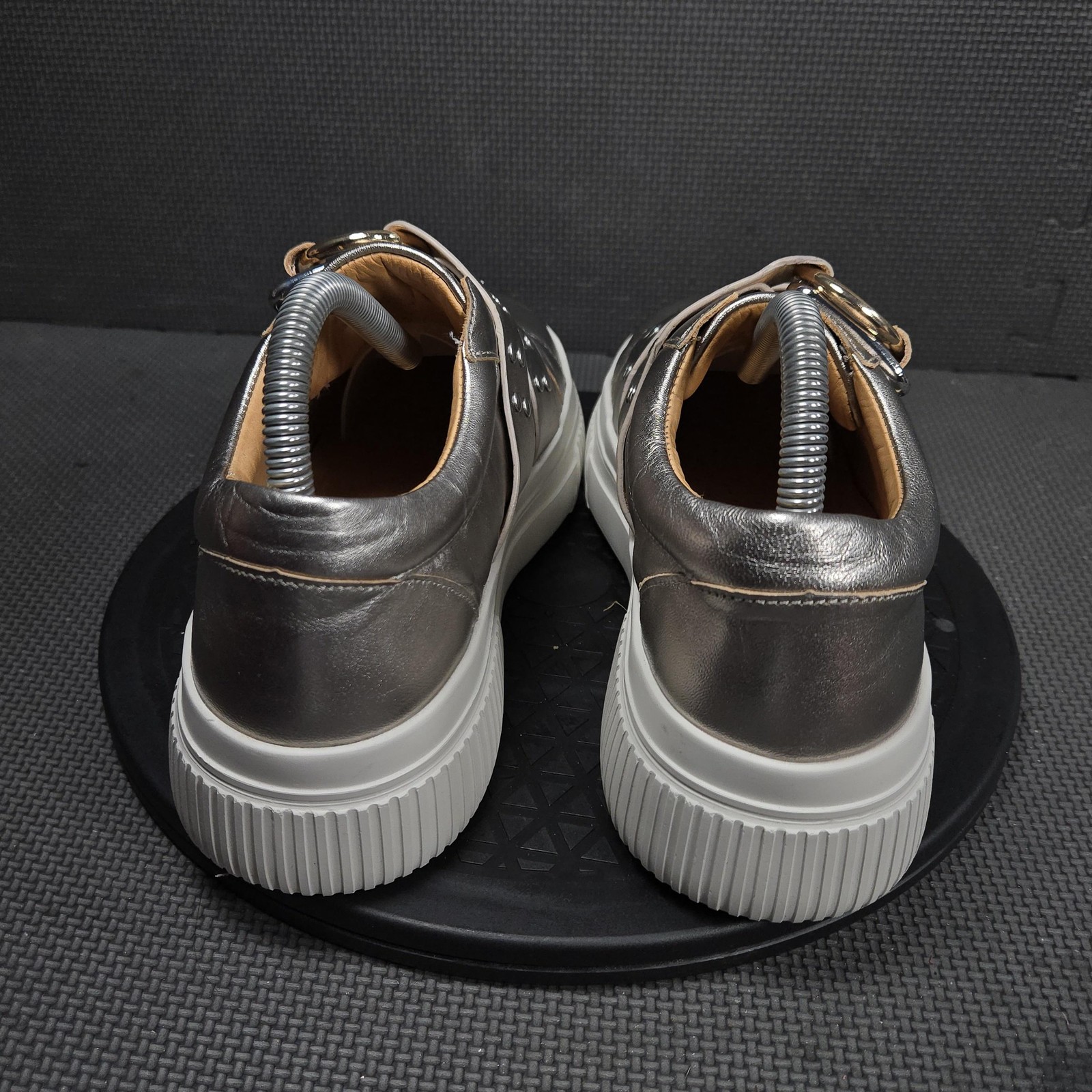 J/Slides NYC Shoes Womens Size 9 Silver Leather Platform Low Top Sneakers Buckle
